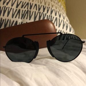 illesteva black sunglasses